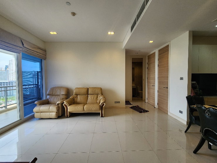picture Urgent Sale! Luxury Beachfront Condo in Jomtien - 4/16
