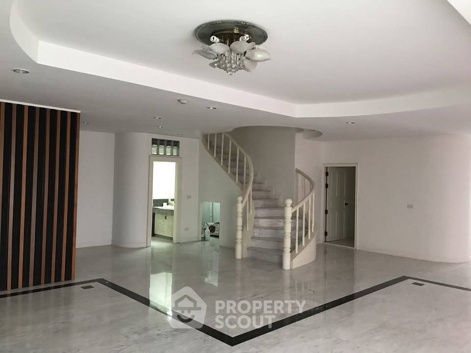 picture 3-BR 314 Sqm Thana Tower, 200m To MRT Bang Yi Khan (ID 3165393) - 4/19