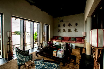 Houses for sale Pathumthani : Stunning Chao Phraya Riverfront House for Sale – Ban Klang, Bang Kadi, Pathum Thani  Land Area: 69 sq.w.  Usable Area: 227 sq.m.