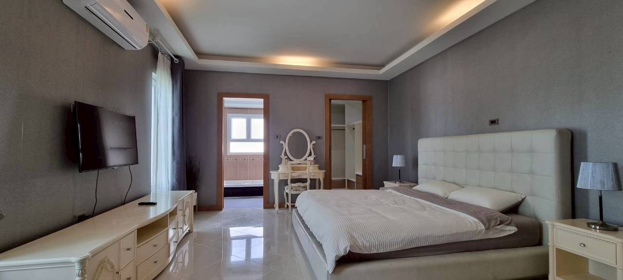 รูป Luxury 5-Bedroom Pool Villa for Rent in East Pattaya - รูปที่ 11/17