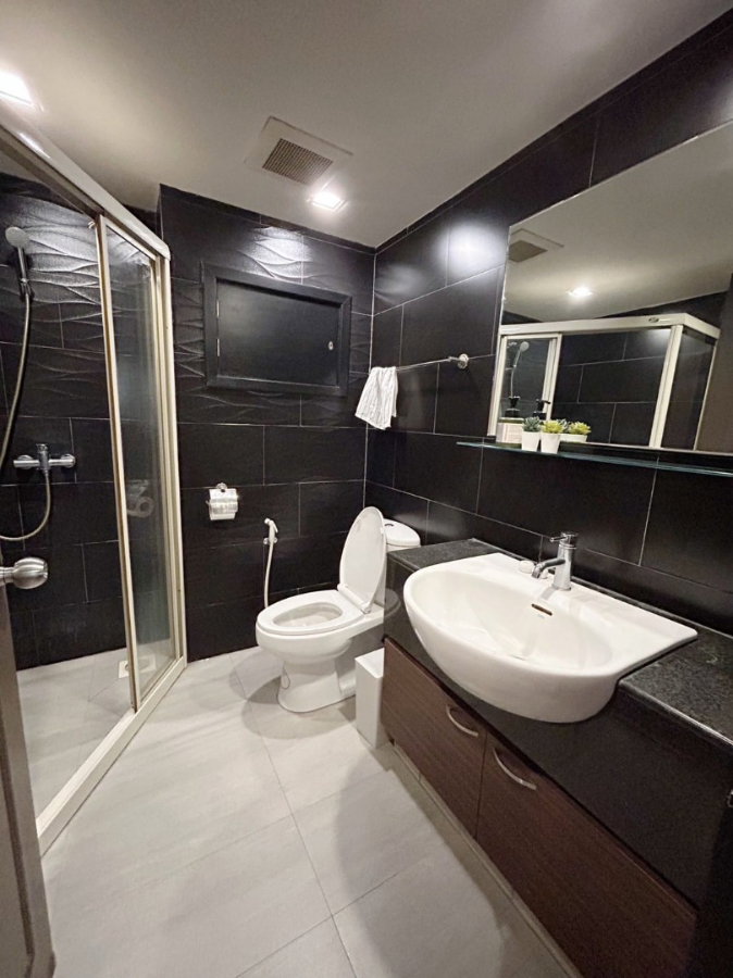 picture 🏙️✨ FOR RENT: Centric Place Ari 4 📩 Interested in this room? Screenshot or copy the link and send us via Line for more details & room viewing. - 5/13