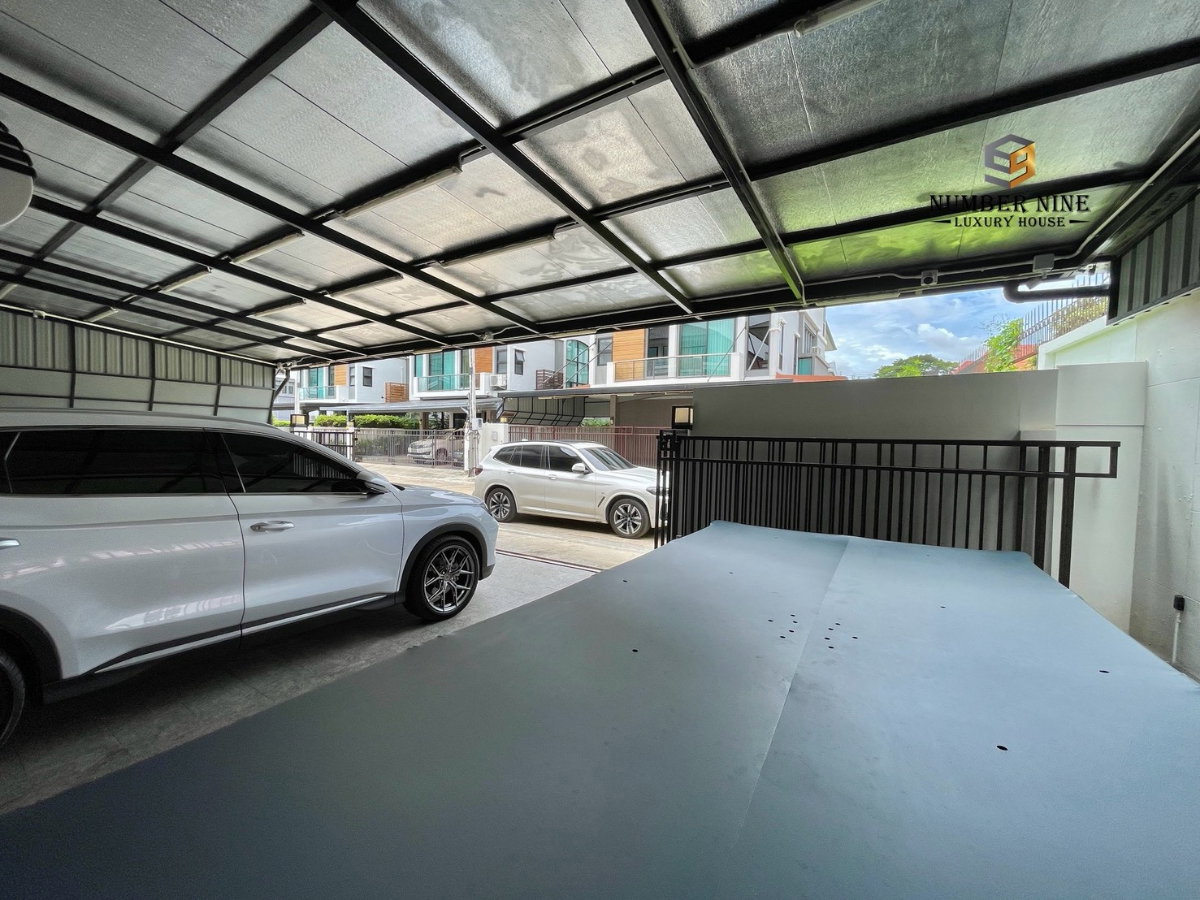 รูป ขายบ้านเดี่ยว 3 ชั้น Supalai Essence Suanluang | หลังริม 77.7 ตร.ว. | 321 ตร.ม. | 5 ห้องนอน | ราคาพิเศษต่ำกว่าต้นทุนกว่า 6 ล้านบาท - รูปที่ 18/26