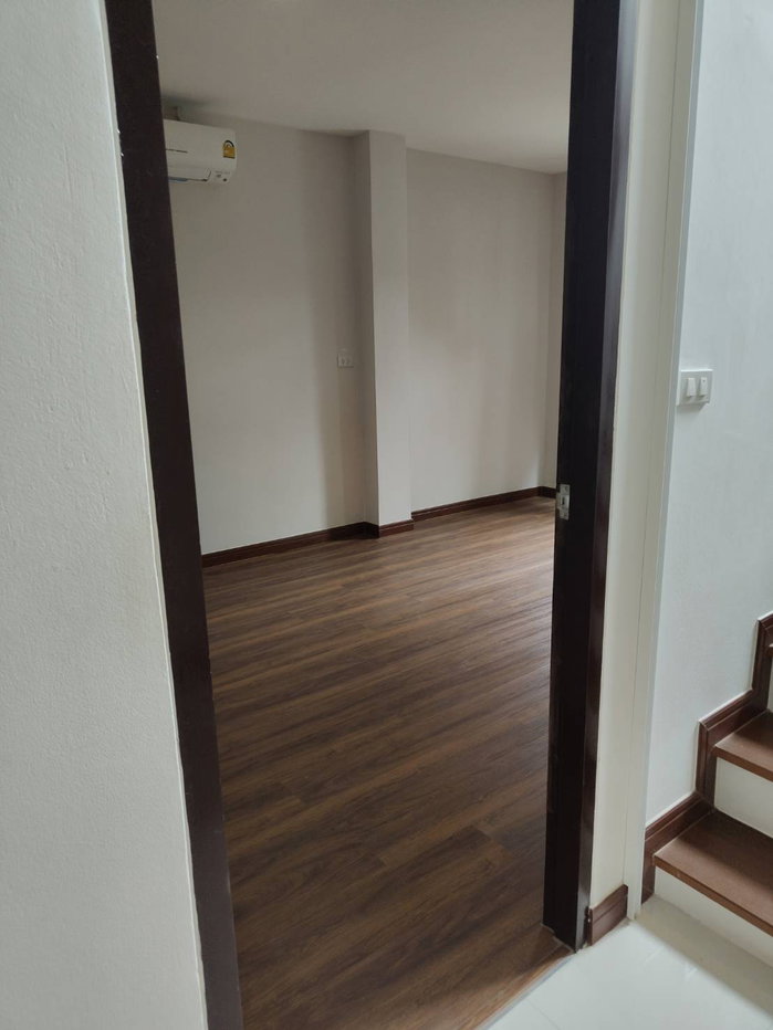 รูป ขายบ้านเดี่ยวสองชั้น เพดานสูง - รูปที่ 8/8