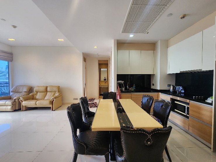 picture Urgent Sale! Luxury Beachfront Condo in Jomtien - 3/16