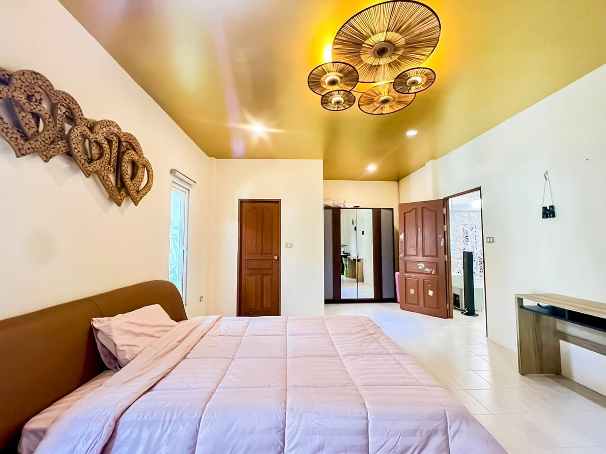 รูป High-End 3 Bedroom Pool Villa for Sale East Pattaya - รูปที่ 19/24