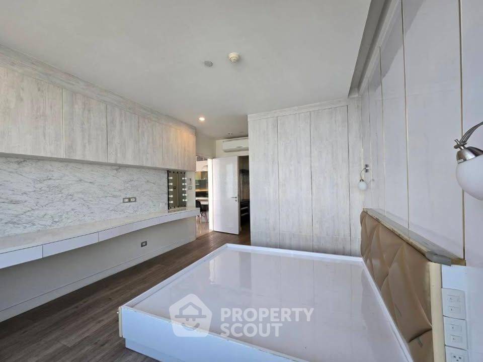 picture Pet-Friendly 2-BR Watermark Chaophraya Near BTS Krung Thon Buri (ID 3179951) - 2/7