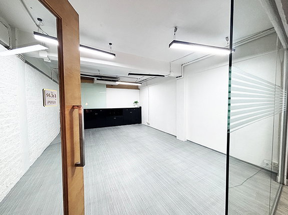 picture Direct Owner, Rare Opportunity! 5-Story Premium Minimalist Home Office – Just 50m from BTS Sai Yud - 5/16