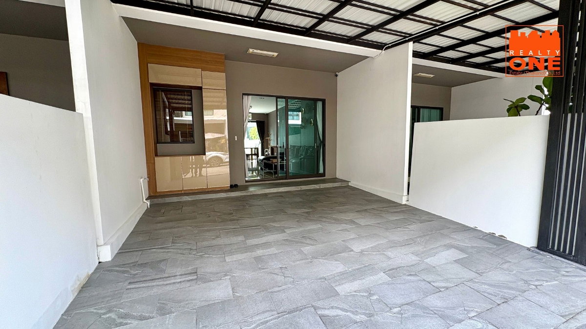 รูป บ้านเลียบทางด่วน เอกมัย รามอินทรา Landmark เอกมัย-รามอินทรา Modern Luxury Townhome ตกแต่งอย่างดี พร้อมอยู่ - รูปที่ 3/27