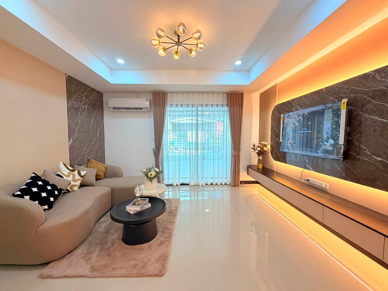 picture Modern Townhouse for Sale Jomtien Pattaya - 4/28