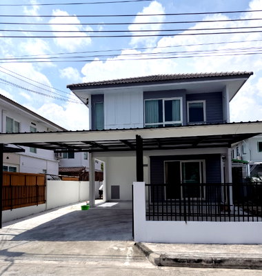 Houses for rent Nonthaburi : ✨ For Rent: 2-story detached house in Innisio Pinklao-Salaya project. 51 sq.wah, 3 bedrooms, 2 bathrooms. 15,000 THB/month.