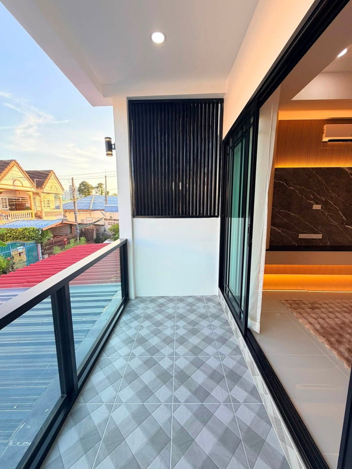 picture Modern Townhouse for Sale Jomtien Pattaya - 18/28