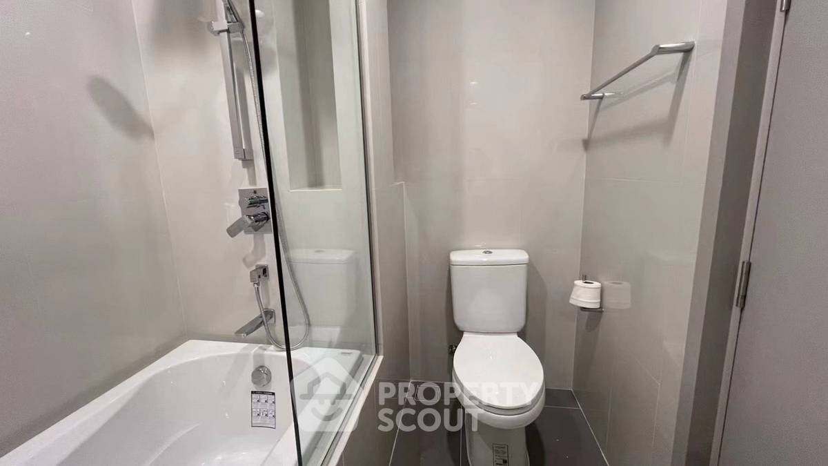 picture 37th-Floor 1-BR Condo At Oka Haus Sukhumvit 36, BTS Thong Lor (ID 3173051) - 8/10