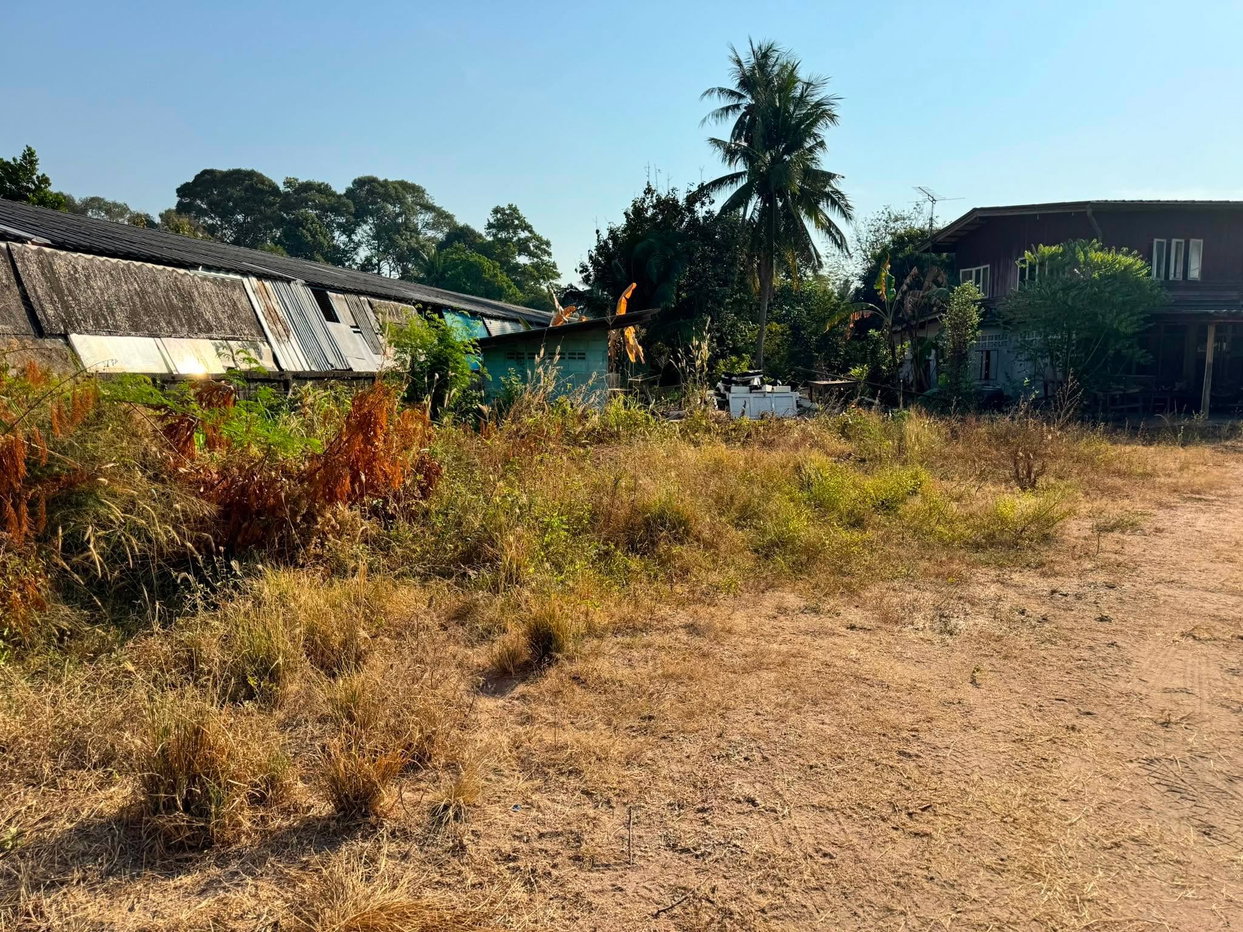 picture Land with Building for Sale Mabprachan Lake East Pattaya - 1/5