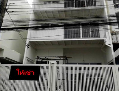 เช่าโฮมออฟฟิศ ถนนเทียมร่วมมิตร : ให้เช่าทาวน์โฮม 3 ชั้น ซอยอุดมเกียรติ สุทธิสาร ห่าง MRT สุทธิสาร 750 เมตร ทำเลดีมาก แอร์ 5 เครื่อง Renovate ใหม่ทั้งหลัง / อยู่อาศัย หรือ Home Office