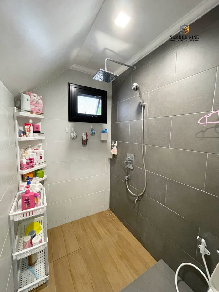 รูป ขายบ้านเดี่ยว 3 ชั้น Supalai Essence Suanluang | หลังริม 77.7 ตร.ว. | 321 ตร.ม. | 5 ห้องนอน | ราคาพิเศษต่ำกว่าต้นทุนกว่า 6 ล้านบาท - รูปที่ 11/26