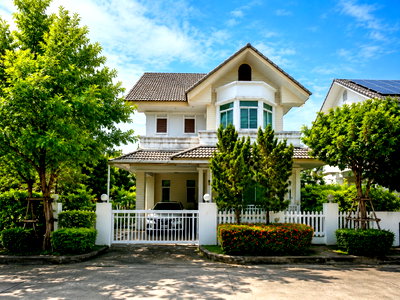 Houses for sale Muang Chiang Mai Chiang Mai : Palm Springs Country Home, Rare Corner House, Peaceful, near international schools.