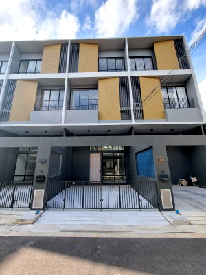 เช่าโฮมออฟฟิศ ปากเกร็ด นนทบุรี : ให้เช่า!! ทาวน์โฮม 3.5 ชั้น โครงการ NUE Cove North ติดถนนราชพฤกษ์ ใกล้เด่นหล้าเพียงไม่กี่ก้าว 🔥
