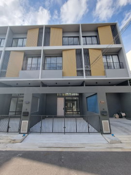 ให้เช่า!! ทาวน์โฮม 3.5 ชั้น โครงการ NUE Cove North ติดถนนราชพฤกษ์ ใกล้เด่นหล้าเพียงไม่กี่ก้าว 🔥