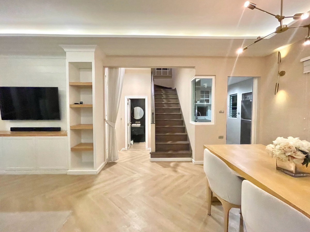 รูป 🏡✨ ให้เช่าบ้านเดี่ยว มัณฑนา อ่อนนุช–วงแหวน 5 บ้านสวย Built-in ทั้งหลัง พื้นที่ลงตัว บรรยากาศโครงการร่มรื่น - รูปที่ 12/18