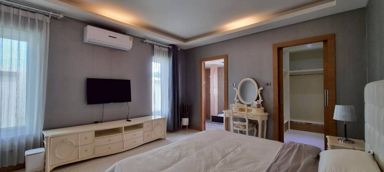 รูป Luxury 5-Bedroom Pool Villa for Rent in East Pattaya - รูปที่ 12/17