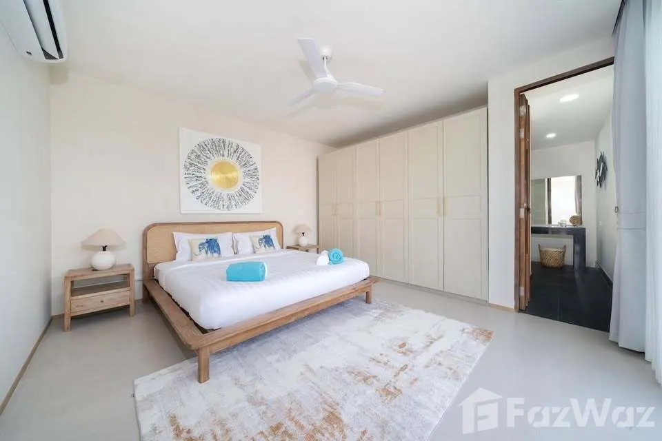 picture Renovated Villa | 3 beds 3 Baths | 10 mins drive to beach 1983021 - 10/27