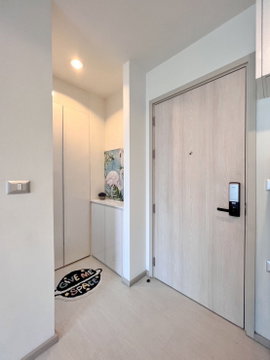 RS7336 For Sale with Tenant: RHYTHM Sukhumvit 42, a condo in a prime location in the heart of Sukhumvit, next to BTS Ekkamai and Gateway Ekkamai.