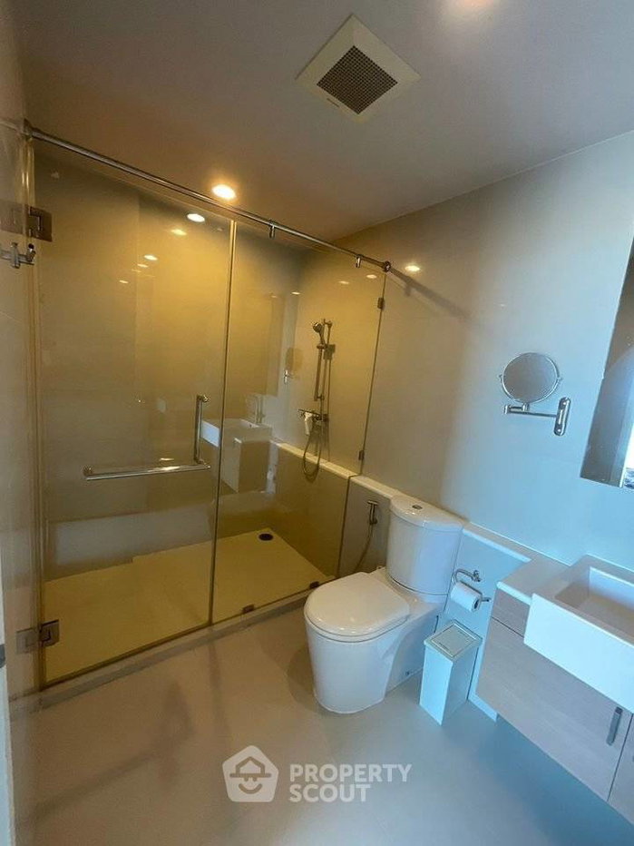picture 22nd-Floor 3-BR At Hive Taksin, 100m To BTS Wongwian Yai (ID 3178735) - 8/17