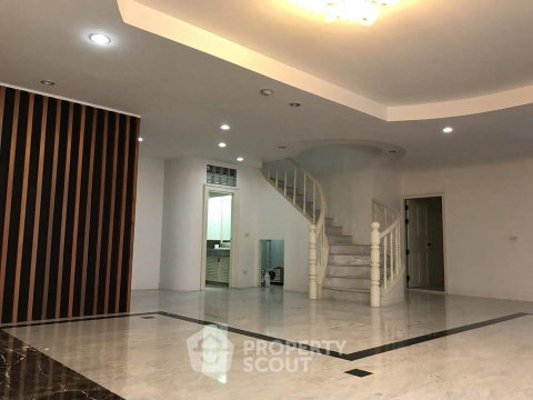 3-BR 314 Sqm Thana Tower, 200m To MRT Bang Yi Khan (ID 3165393)
