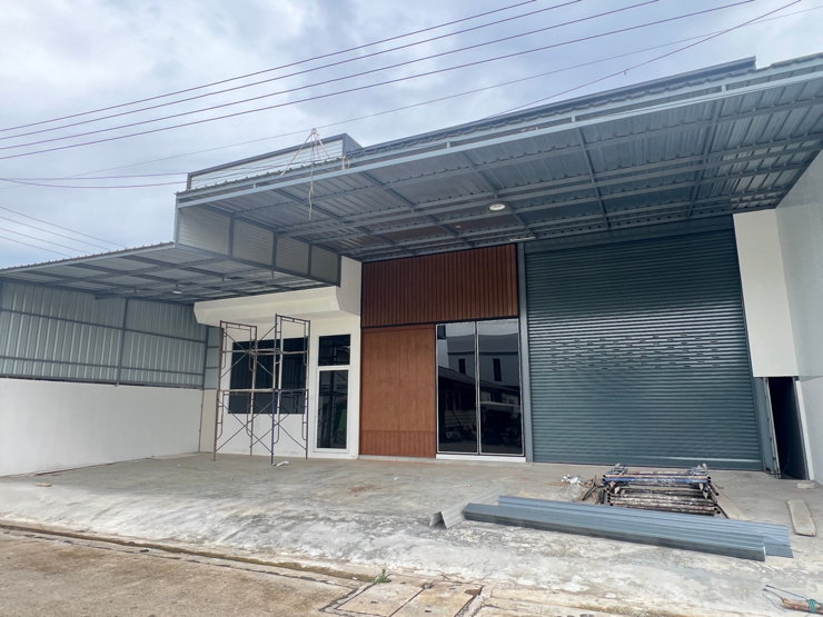 รูป     โกดังลำลูกกาคลอง 4 ขาย 6.5 ล้าน พื้นที่ใช้สอย 650 ตร.ม. ใช้งานได้ 3 ฟังก์ชัน - รูปที่ 1/12
