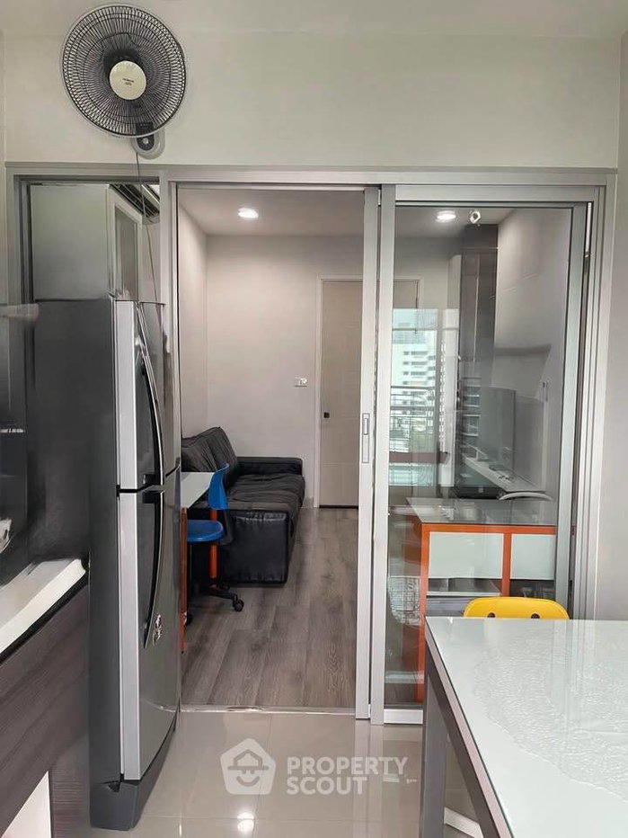 picture 200m To BTS Saint Louis | 1-BR Centric Sathorn-St. Louis (ID 3180413) - 8/12