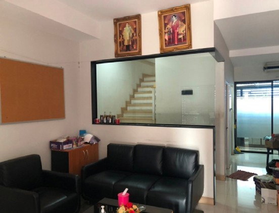 รูป ให้เช่าสำนักงาน / Home Office 4 ชั้น โครงการ Biz Pattanakarn-Onnut For Rent / แอร์ 7 เครื่อง / มีเฟอร์นิเจอร์สำนักงาน บางส่วน / จดบริษัทได้ - รูปที่ 9/14