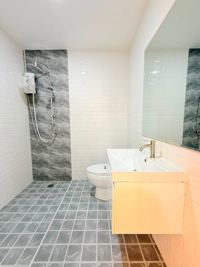 picture Modern Townhouse for Sale Jomtien Pattaya - 25/28