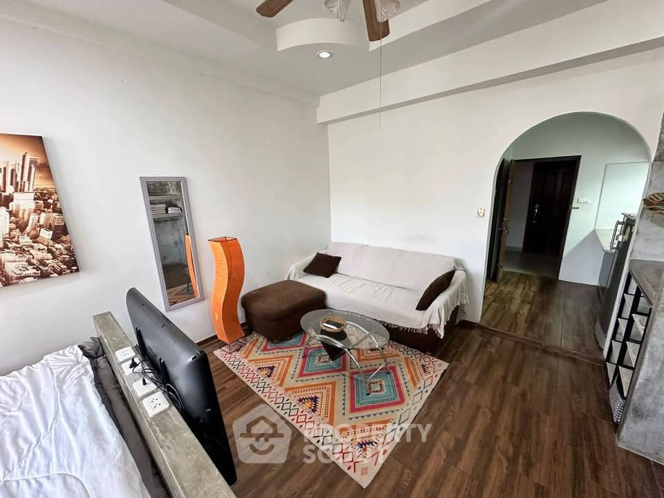 picture 1-BR Condo For Sale At ThepThip Mansion, Phratamnak (ID 3178335) - 4/5