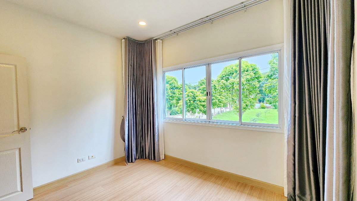 รูป บ้านเช่าระดับพรีเมี่ยม ที่ไม่ได้ให้แค่พื้นที่ แต่ให้คุณภาพชีวิตทั้งครอบครัว หลังที่ดีที่สุดในโครงการ 3 ห้องนอน 3 ห้องน้ำ | 86 ตร.วา | วิวสวนโล่ง - รูปที่ 24/26