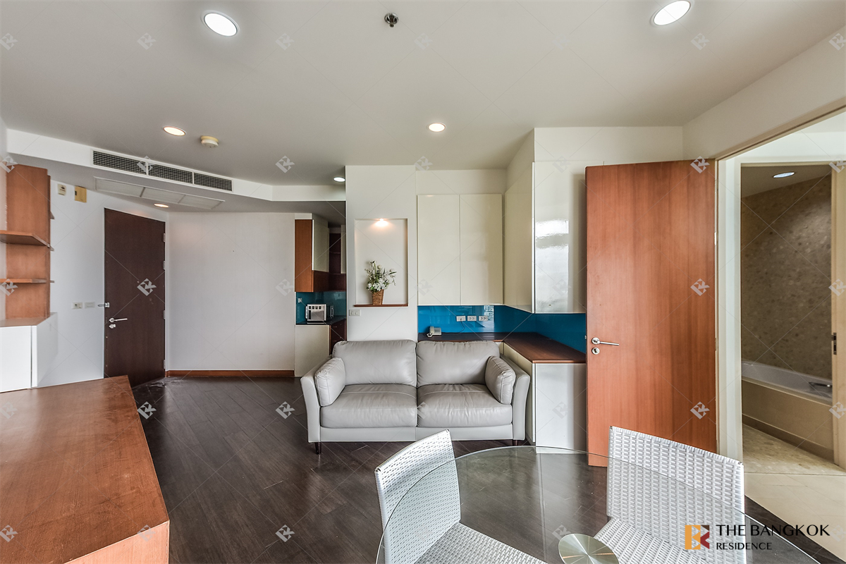 picture High-potential Location, Convenient Travel Chatrium Residence Riverside Bangkok - 1/10