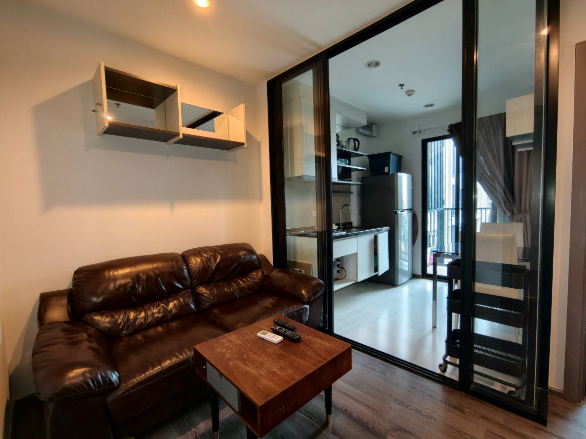 รูป คอนโด ให้เช่า : The Base Park East Sukhumvit 77 (( BTS Onnut Udomsuk  )) MK-02  line @livingbkk - รูปที่ 3/10