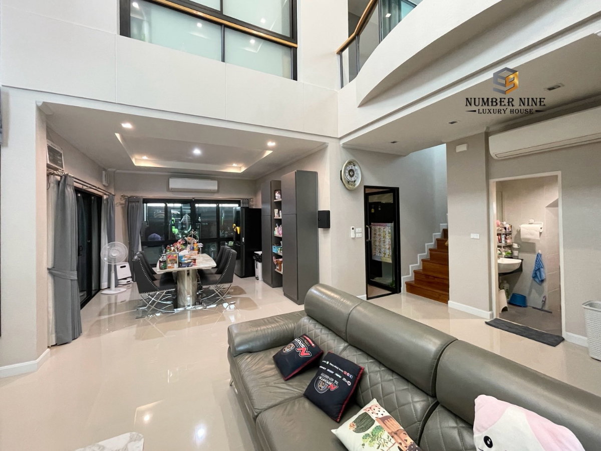 รูป ขายบ้านเดี่ยว 3 ชั้น Supalai Essence Suanluang | หลังริม 77.7 ตร.ว. | 321 ตร.ม. | 5 ห้องนอน | ราคาพิเศษต่ำกว่าต้นทุนกว่า 6 ล้านบาท - รูปที่ 6/26