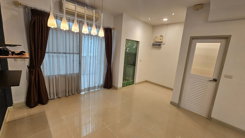 รูป 🔥 ขายทาวน์โฮม 3 ชั้น 🏡 บ้านกลางเมือง เออบาเนี่ยน สุขุมวิท 113 | Baan Klang Muang Urbanion Sukhumvit 113 - รูปที่ 4/23