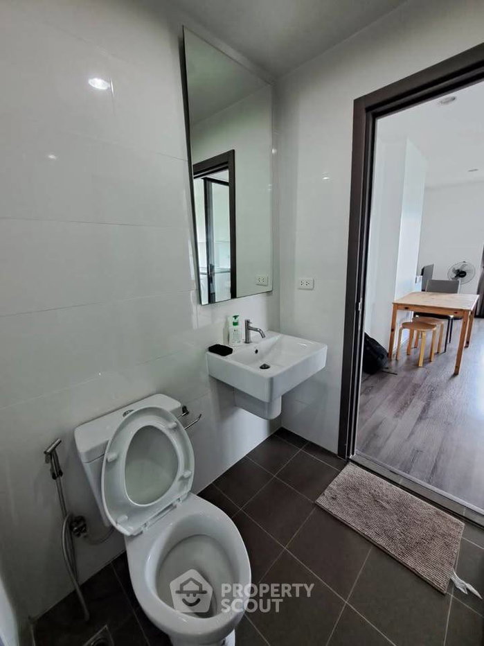 picture 20th-Floor 2-BR Condo At The Base Park West Near BTS On Nut (ID 3179969) - 8/12