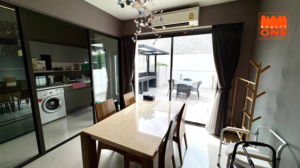 รูป บ้านเลียบทางด่วน เอกมัย รามอินทรา Landmark เอกมัย-รามอินทรา Modern Luxury Townhome ตกแต่งอย่างดี พร้อมอยู่ - รูปที่ 8/27