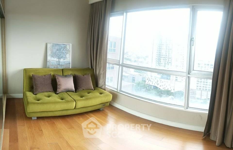 picture 22nd-Floor 3-BR At Hive Taksin, 100m To BTS Wongwian Yai (ID 3178735) - 6/17