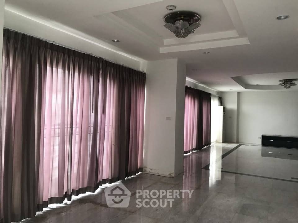 รูป คอนโด 3 ห้องนอน 314 ตร.ม. Thana Tower ใกล้ MRT บางยี่ขัน 200 ม. (ID 3165393) - รูปที่ 18/19