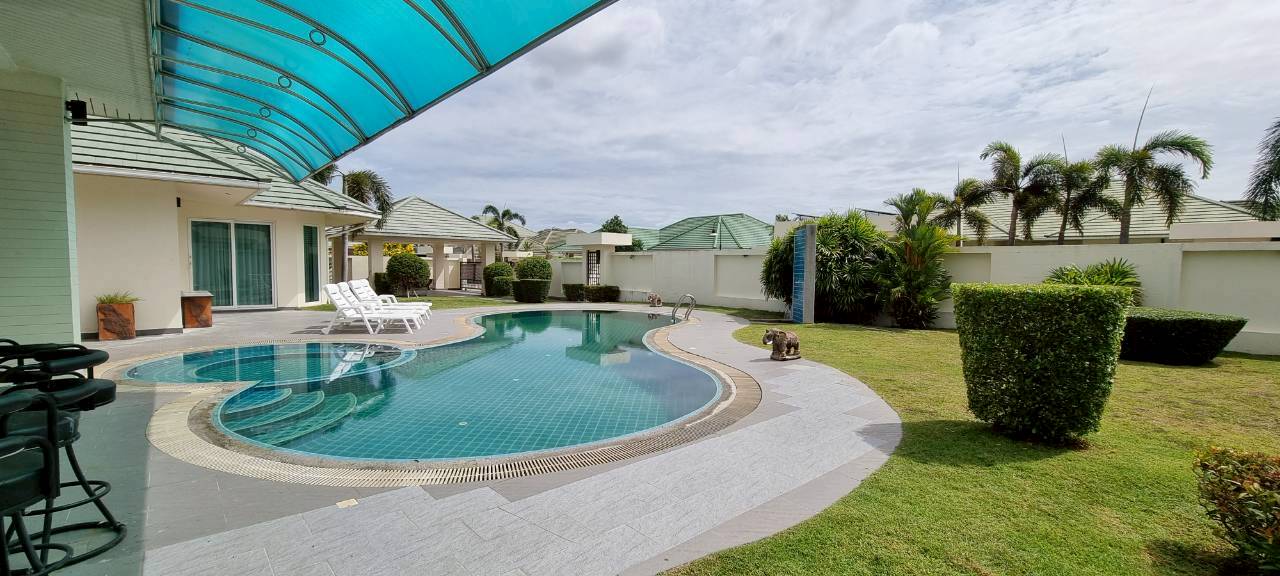 รูป Luxury 5-Bedroom Pool Villa for Rent in East Pattaya - รูปที่ 3/17