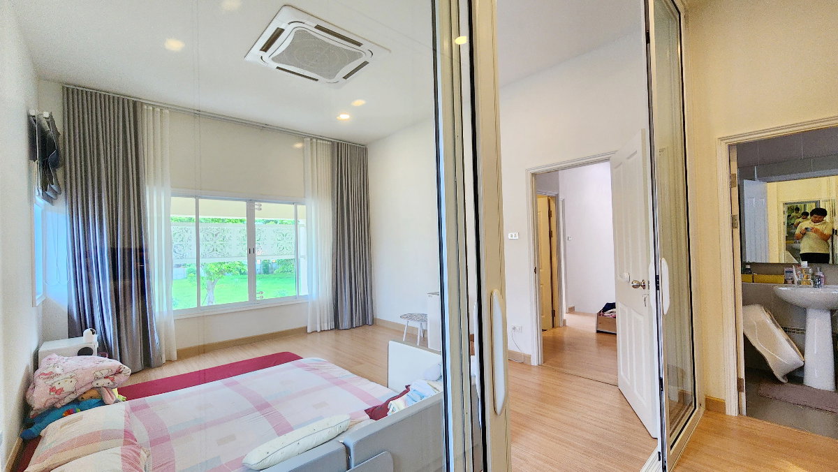 รูป บ้านเช่าระดับพรีเมี่ยม ที่ไม่ได้ให้แค่พื้นที่ แต่ให้คุณภาพชีวิตทั้งครอบครัว หลังที่ดีที่สุดในโครงการ 3 ห้องนอน 3 ห้องน้ำ | 86 ตร.วา | วิวสวนโล่ง - รูปที่ 22/26