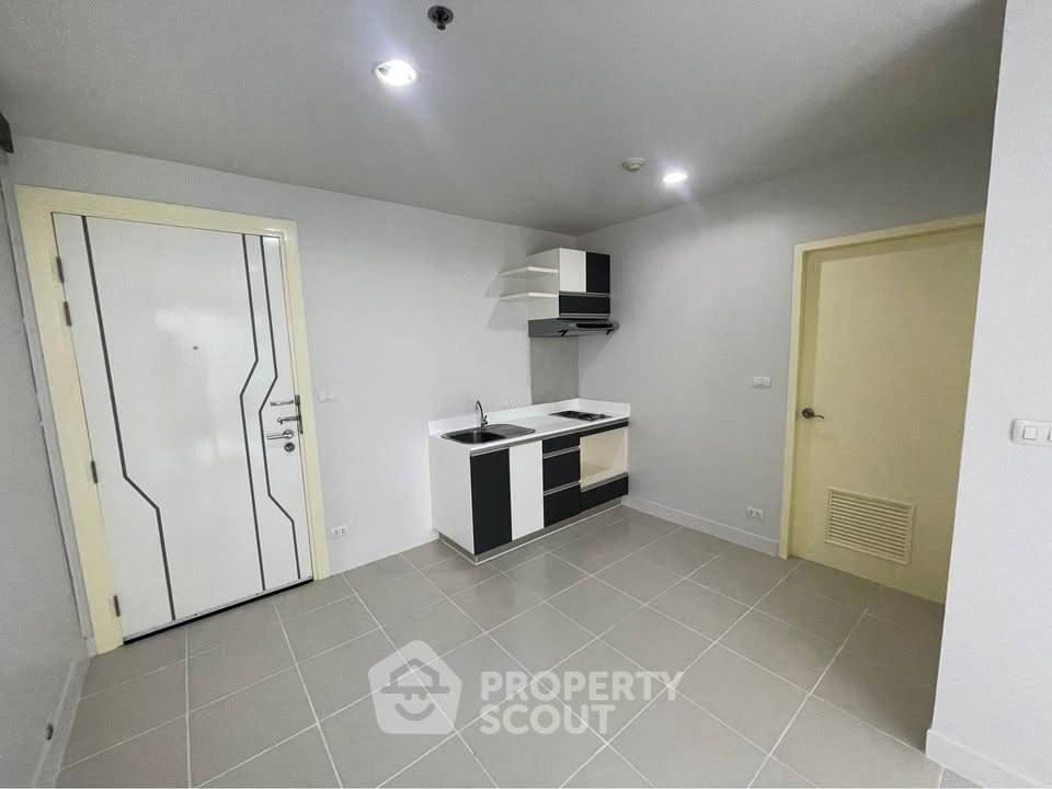 picture Great Value 1-BR Condo At Silk Place Phaholyothin-Laksi (ID 3174444) - 2/11
