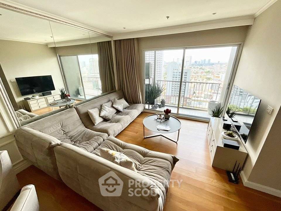 picture 22nd-Floor 3-BR At Hive Taksin, 100m To BTS Wongwian Yai (ID 3178735) - 1/17