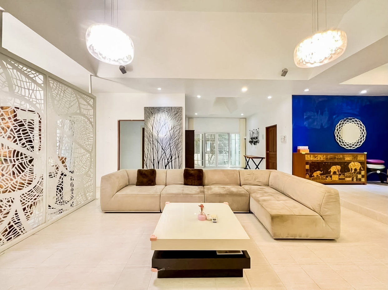รูป High-End 3 Bedroom Pool Villa for Sale East Pattaya - รูปที่ 8/24