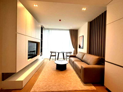 Condos for rent : The Strand Thonglor, a beautifully decorated room with perfect proportions including the living corner and dining table, Ready to move in
