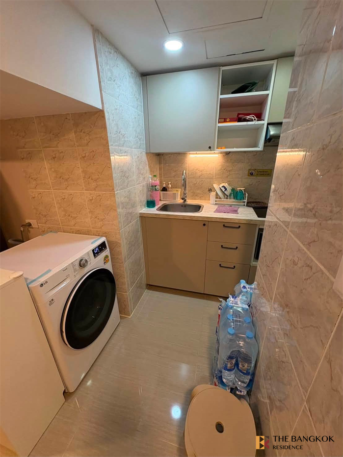 picture Omni Tower Move-in Ready, Just Bring Your Stuff near BTS Nana - 5/10