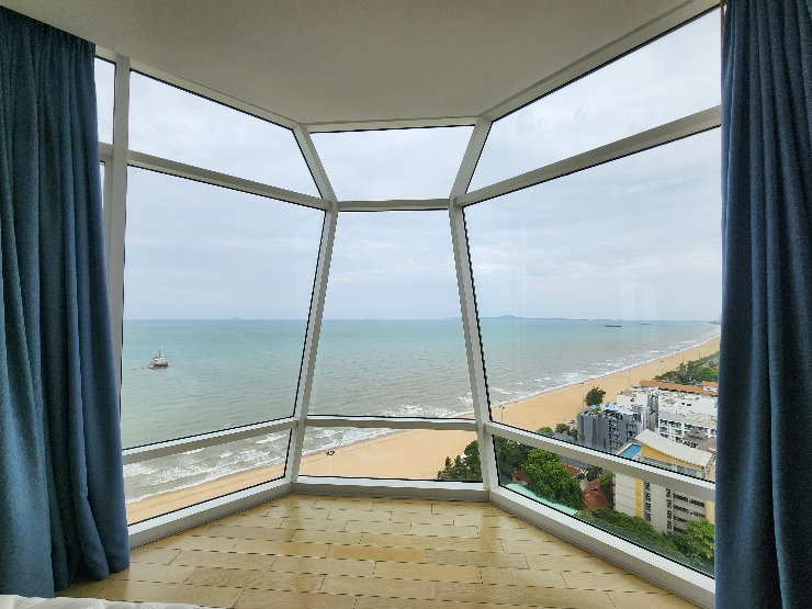 picture Reflection Jomtien – A high-end beachfront condo with breathtaking ocean views
- 1/24